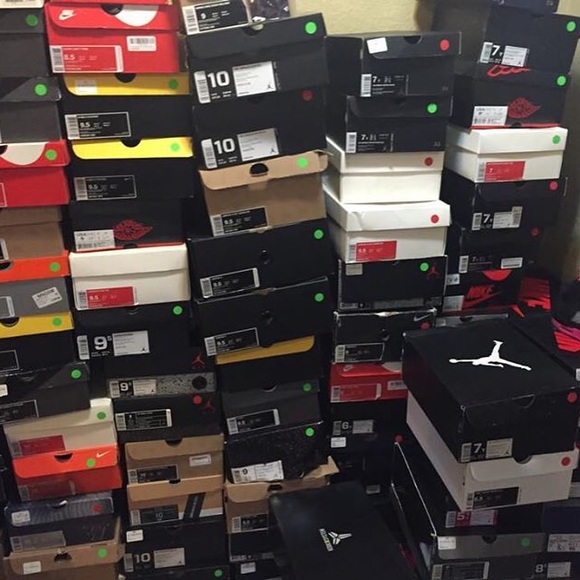 Jordans , lebrons - Picture 1 of 1