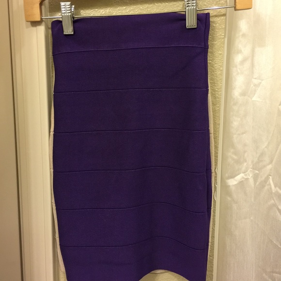 bebe skirt XS