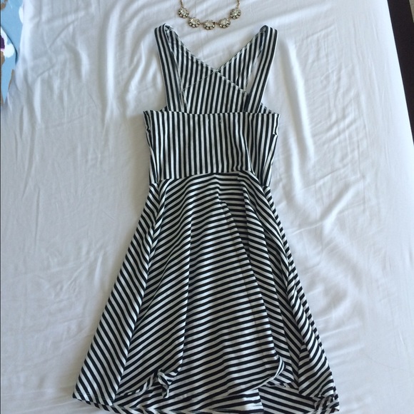 Hollister Dress - Picture 2 of 3