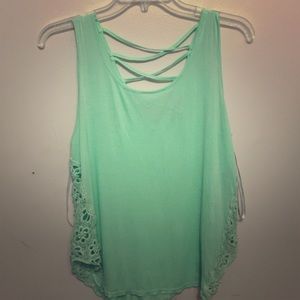 mint top w/ criss cross back!
