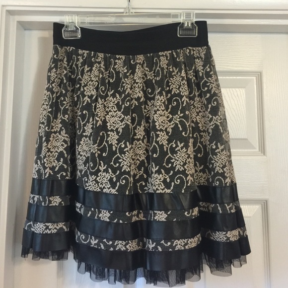🔴SOLD🔴 Lacy skirt