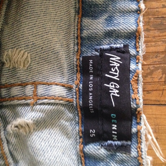 Nasty Gal distressed denim shorts. - Picture 2 of 4