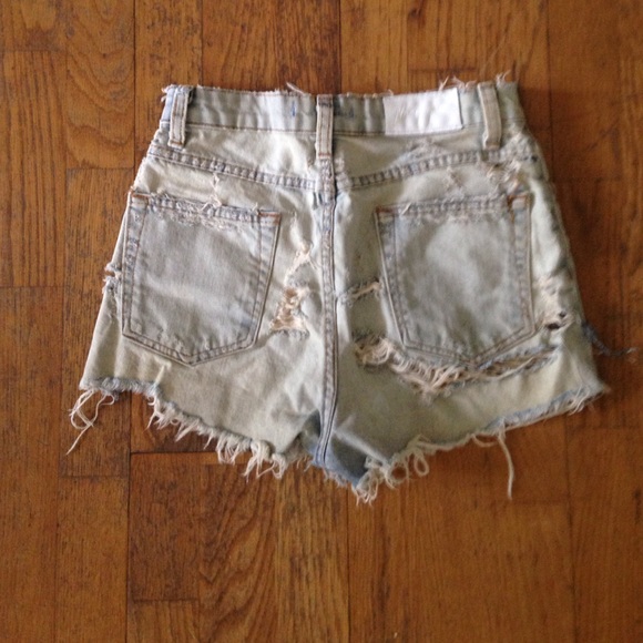 Nasty Gal distressed denim shorts. - Picture 3 of 4