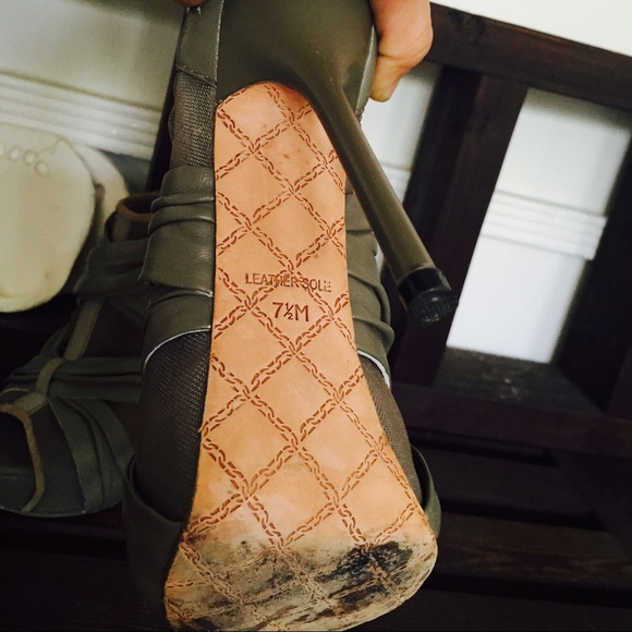 ‼️SOLD‼️L.A.M.B. Platform bootie peep toe heels - Picture 2 of 4