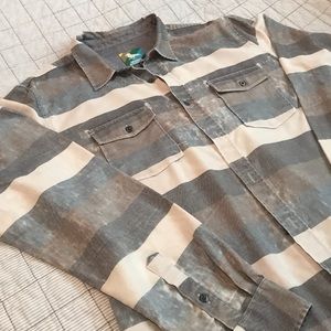 Men's vintage wash button down