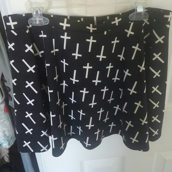 Cross mini skirt