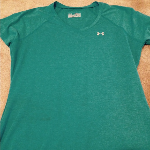 Semi-fitted, Under Armour shirt