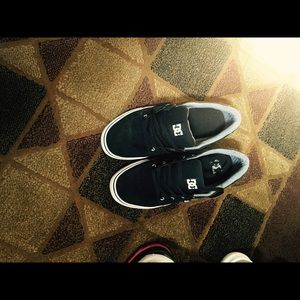 DC tennis shoes