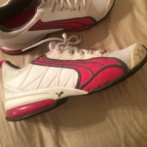 Puma athletic shoes size 7.5