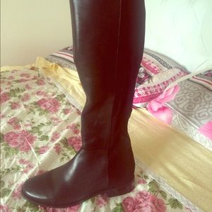Tahari boots