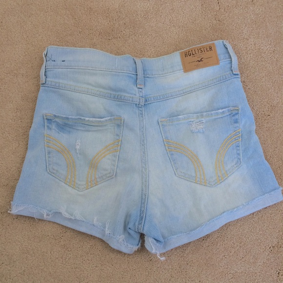 Hollister High Waisted Shorts - Picture 2 of 4