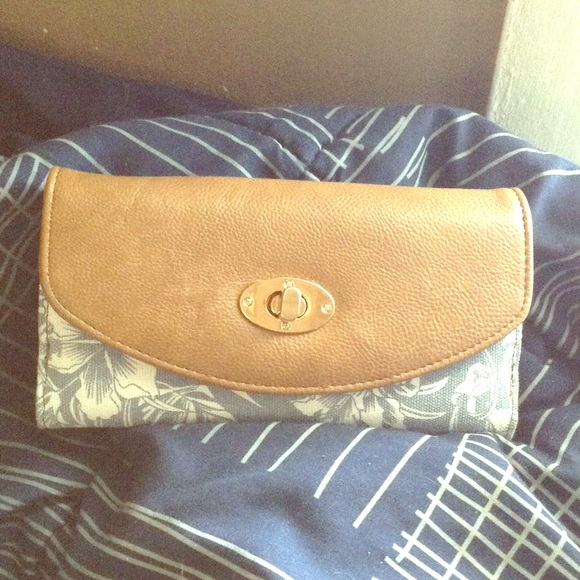Floral blue wallet