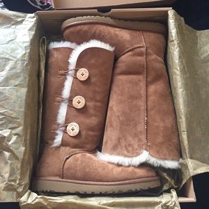 chestnut bailey triple button uggs