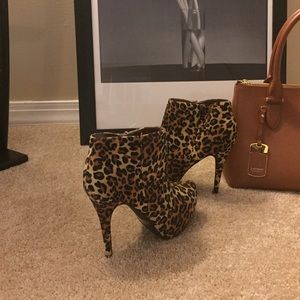 🔥NWT Qupid Leopard Platform Booties😍😍!!🔥