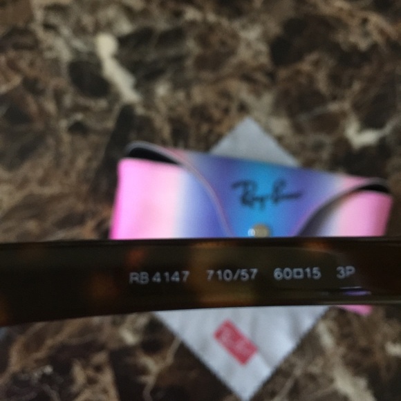 Ray-ban wayfarer polarized sunglasses - Picture 3 of 4