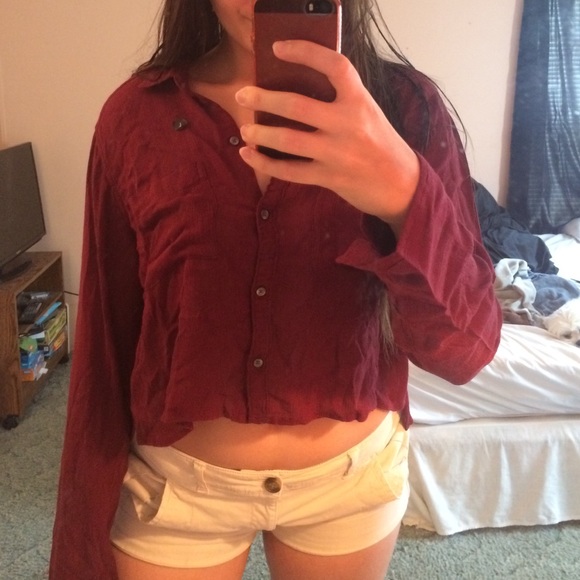 A&F burgundy high/low crop top