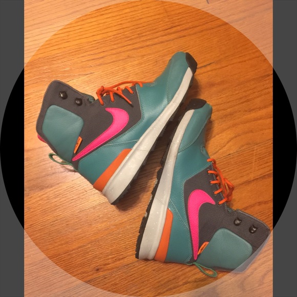 Nike Shoes - Nike Stasis ACG