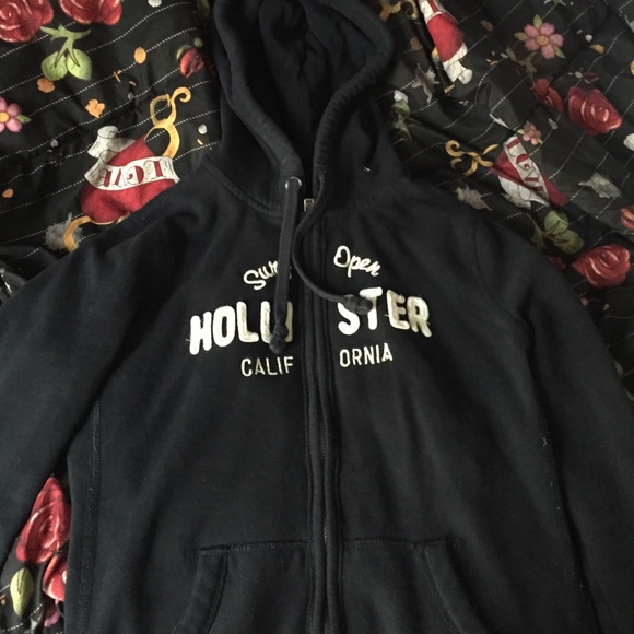 navy blue hollister hoodie