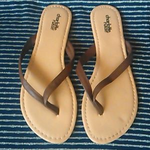 New brown pleather beach sandals!!