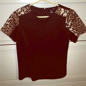 Cheetah printed shoulders shirt