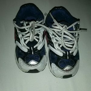 Blue white black red symbol tennis shoes 5c