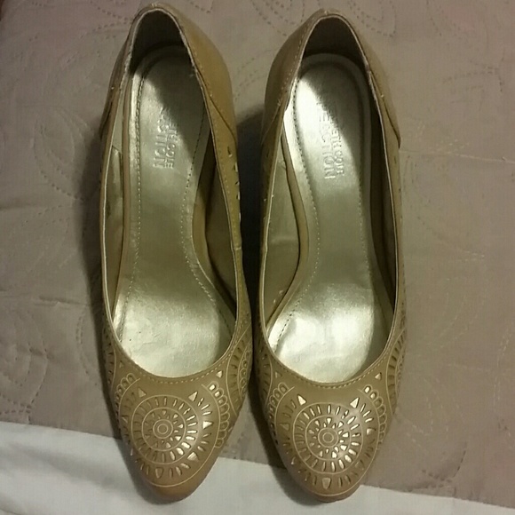 Kenneth Cole Wedge shoe