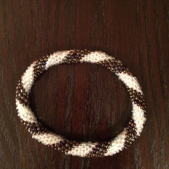 Bead bracelet