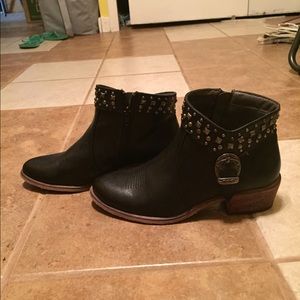 BRAND NEW BareTraps Booties. Never Worn. Black.