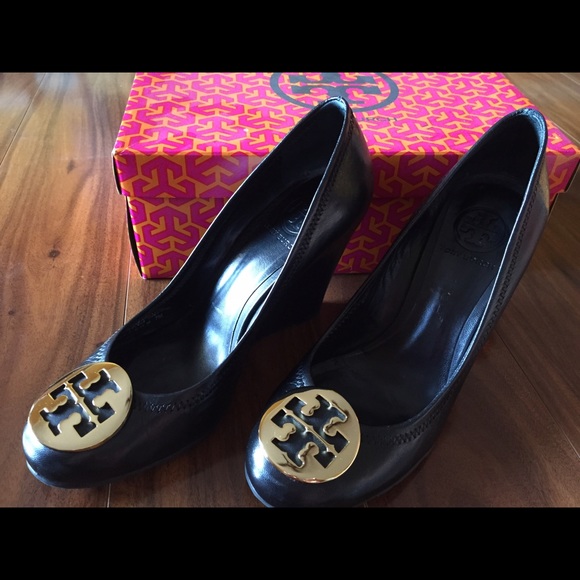 Authentic Tory Burch Sophie Wedge black/gold