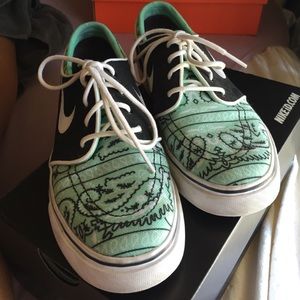 ID one of a kind Janoskis