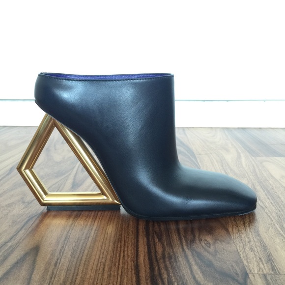 Celine Triangle Heel Midnight Blue Mules - Picture 4 of 4