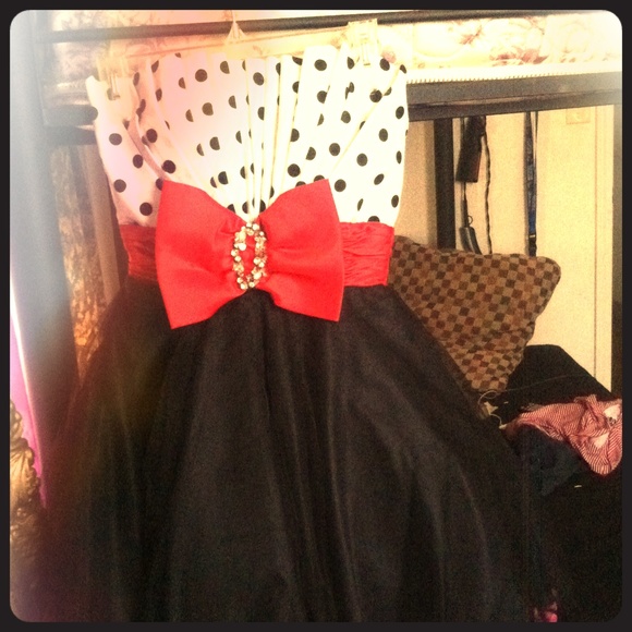 Short prom dress.