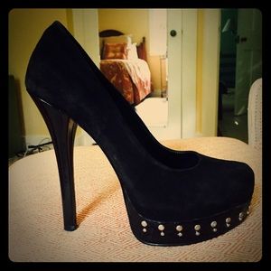 Chinese Laundry Black Suede Platform Pump