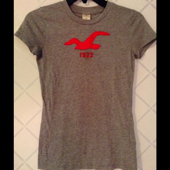 Hollister tshirt