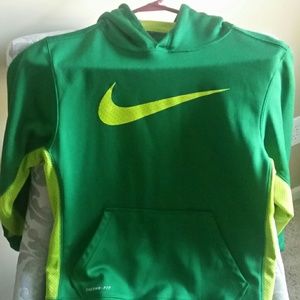 Nike Therma Fit boys sweatshirt