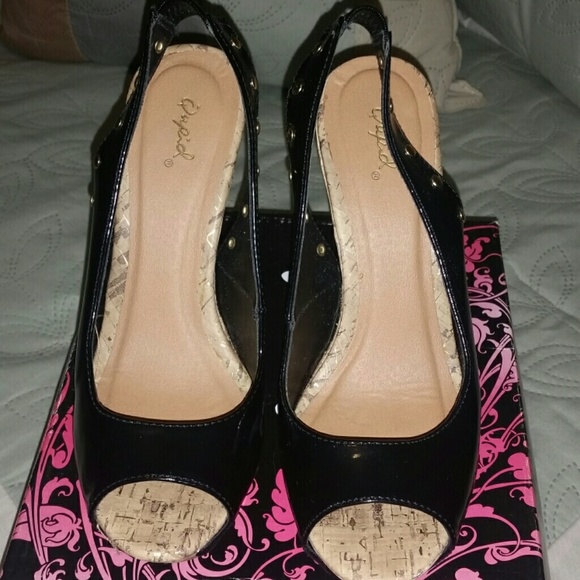 Black wedge sandal