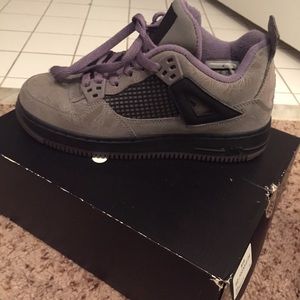 Sold on mer car Jordan size 5.5