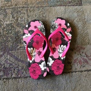 Vera Bradley flip flops