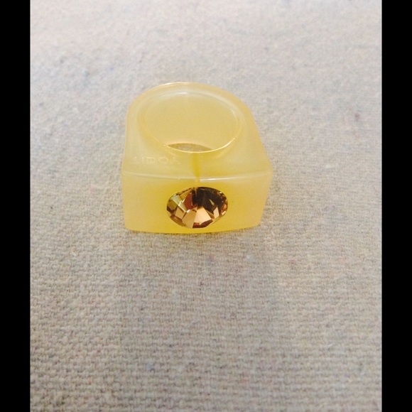 Italian Swarovski Ring - Picture 2 of 2