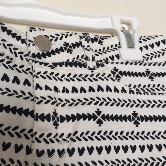 Patterned Shorts! - Picture 4 of 4