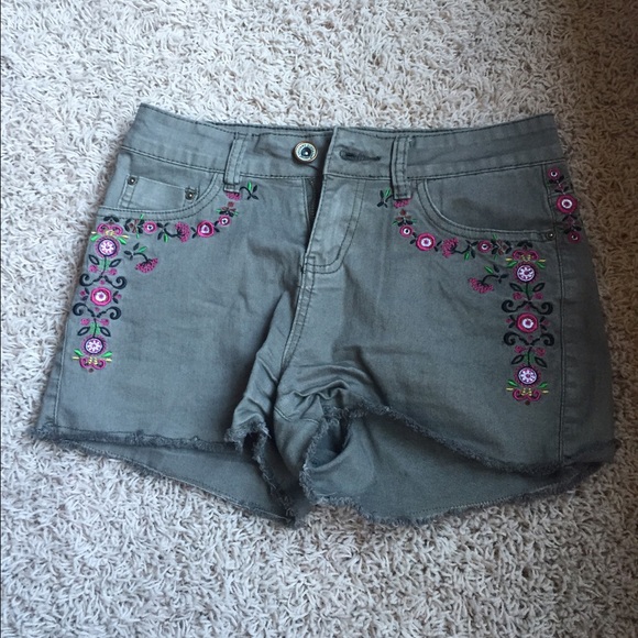 Instant Vintage high wasted shorts