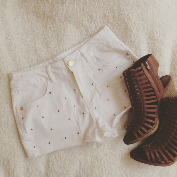 White high waisted shorts