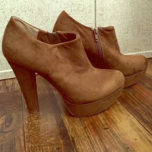 👍🏼Brown Suede Booties