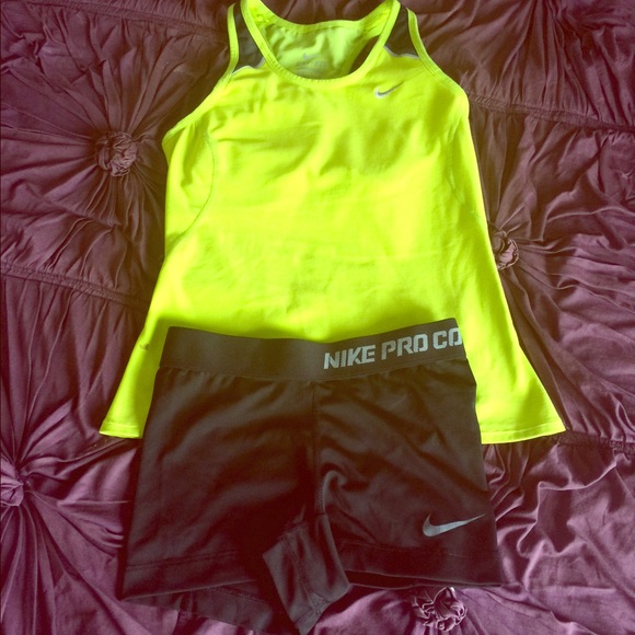 Nike dri fit bundle top sz small bottoms sz xs - Picture 1 of 3