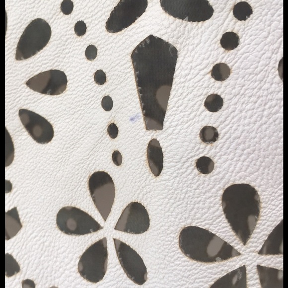 MinkPink | Laser Cut Top - Picture 3 of 4