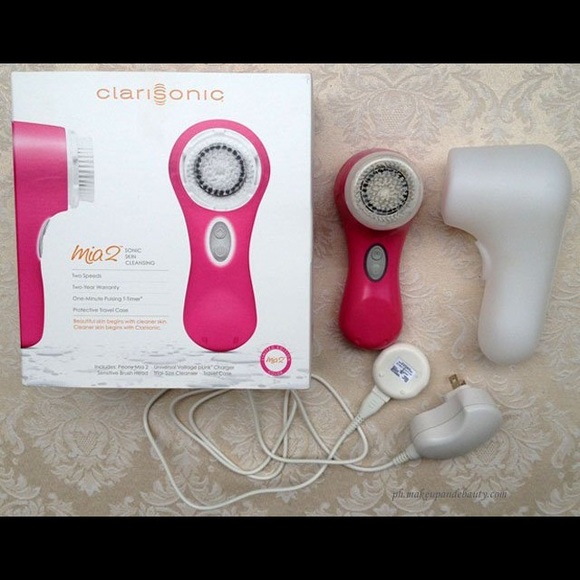 Hot pink clarasonic mia 2