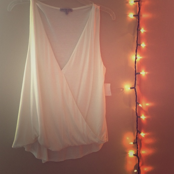 🎀🆕White Charlotte Russe Tank🆕🎀