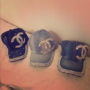 Cute hat. Good quality and material. 3 colors.