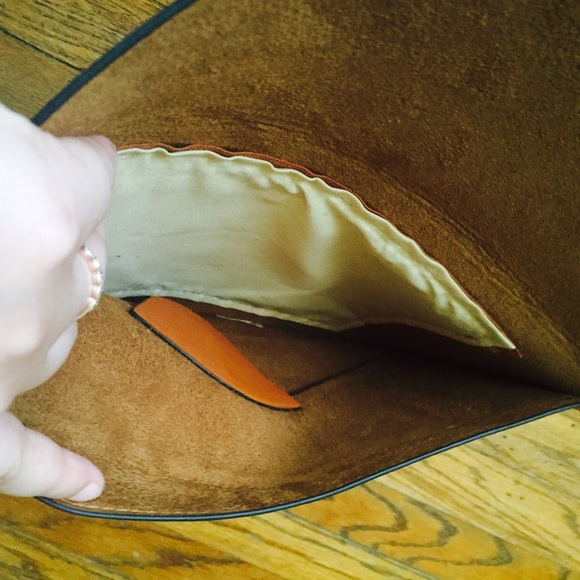 sold envelope clutch - Picture 3 of 4