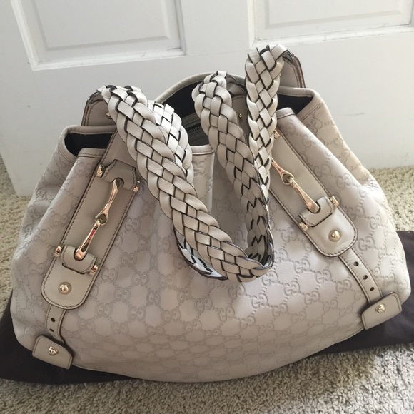 Gucci Handbags - 💰SOLD💰💯AUTHENTIC GUCCI LEATHER BAG